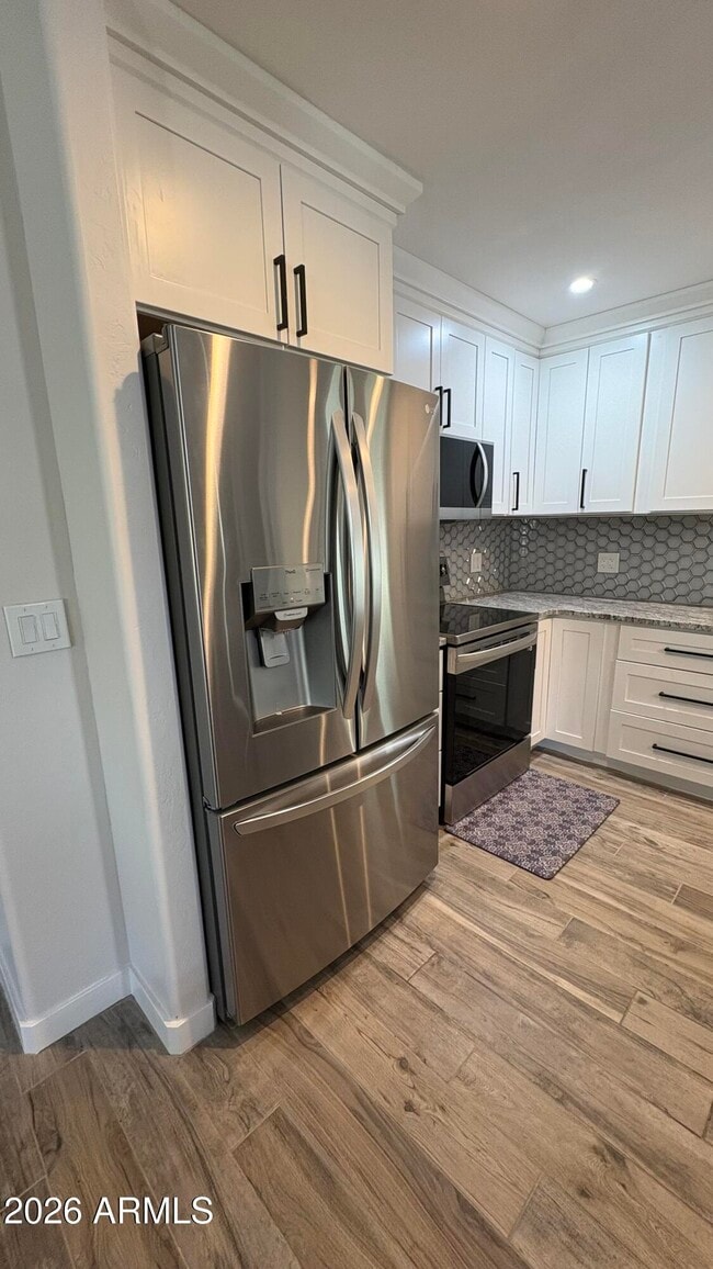 Building Photo - 4422 W Greenway Rd