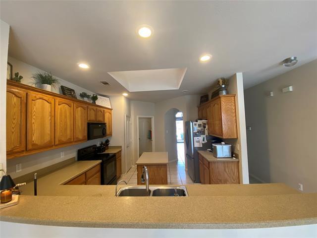 Building Photo - 6037 Horse Trap Dr