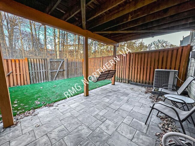 Building Photo - 7520 Aspenpark Rd