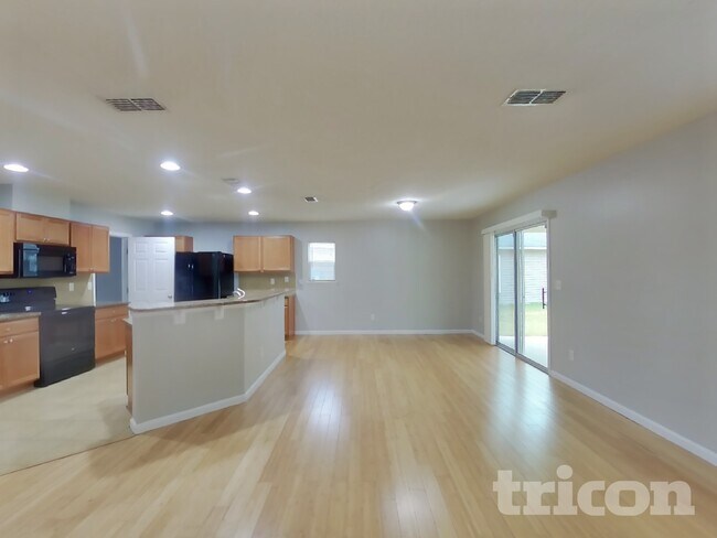 Building Photo - 11982 Alexandra Dr