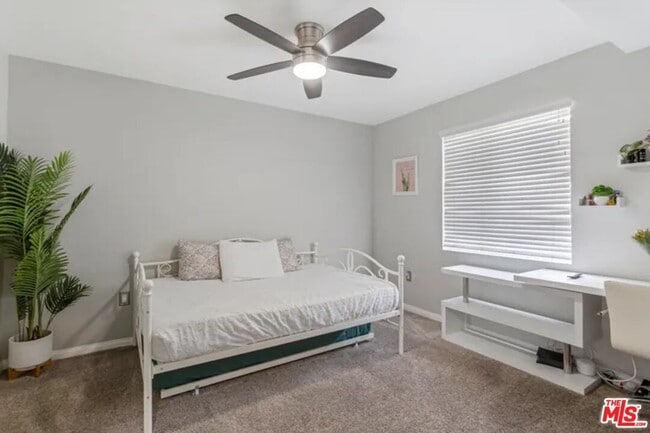 Building Photo - 12032 S Broadway