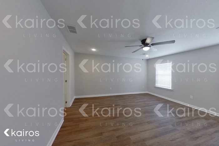 Building Photo - 13 Cottage Grove Dr