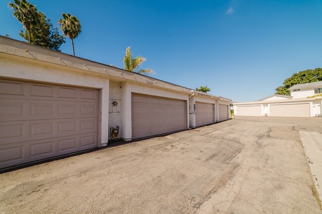 Building Photo - 4154 Baycliff Way