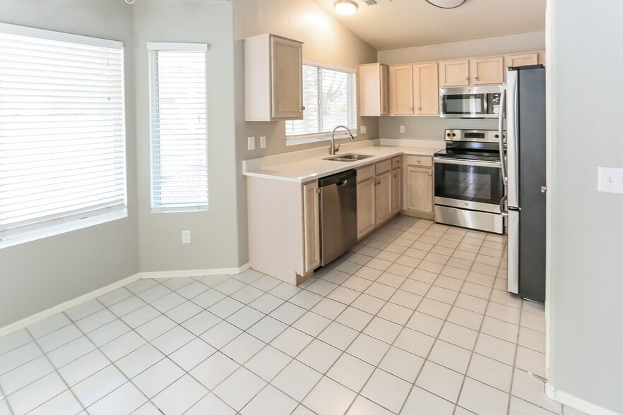 Building Photo - 6723 E Minton St