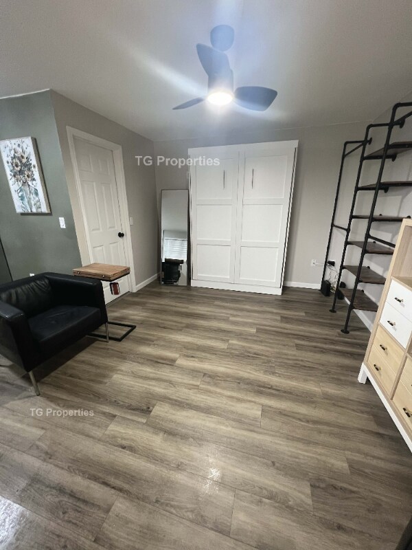 Building Photo - 1313 E Pineloch Ave