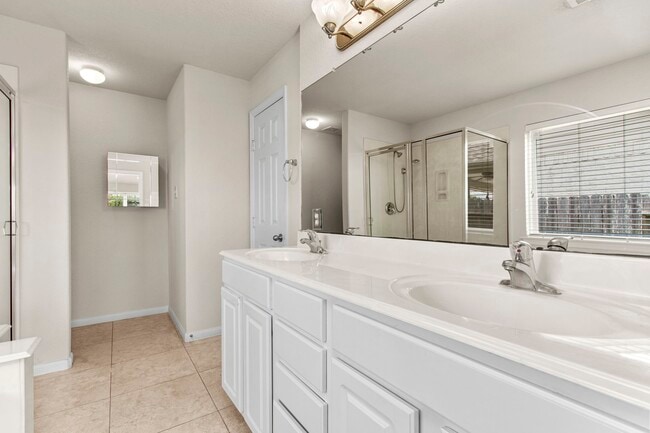 Building Photo - 7710 Trail Hollow