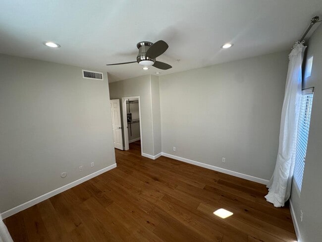 Building Photo - 8880 E Paraiso Dr