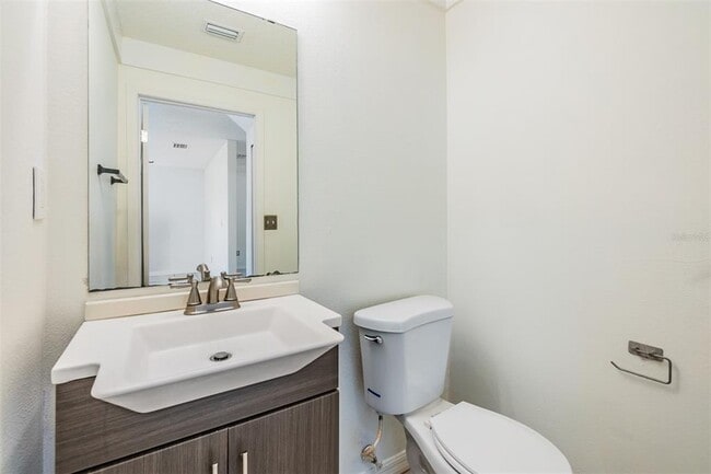 Building Photo - 2118 Ashley Lakes Dr