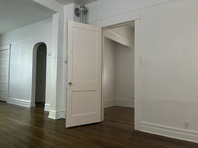 Entrance to BR 1 - 1655 N Francisco Ave