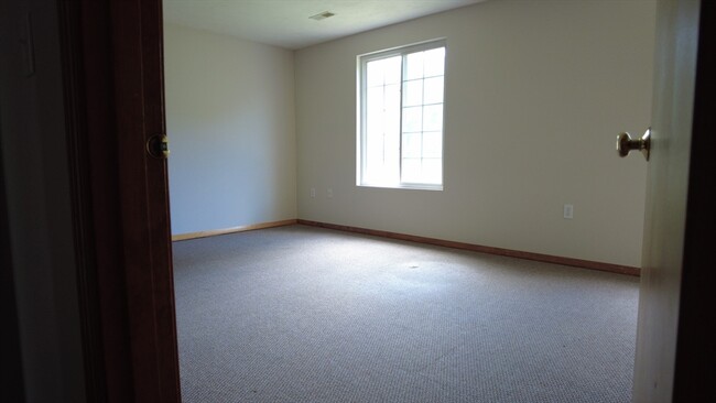 Building Photo - 68 Flagg Rd