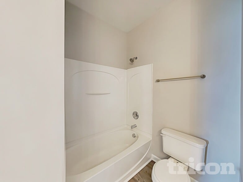 Building Photo - 1032 Garrison Rd