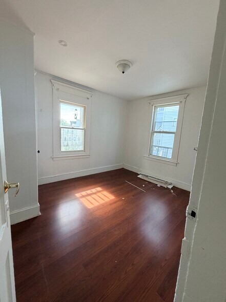 Building Photo - 313 Bunnell St