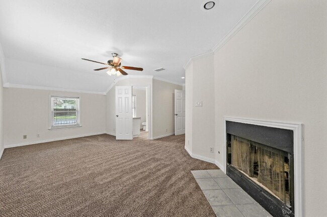 Building Photo - 1321 Casa Vale Dr