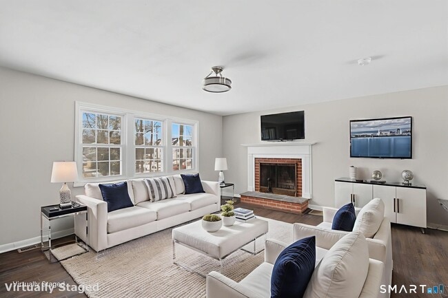 Building Photo - 26 Hiawatha Ln