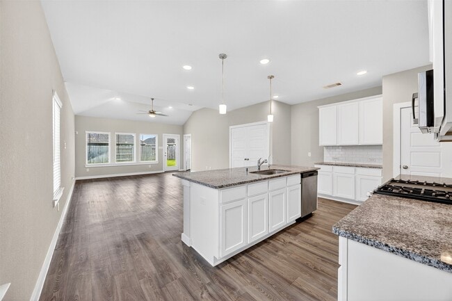 Building Photo - 21619 Coral Mist Dr