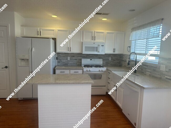 Building Photo - Gated community near Sandia Labs & KAFB