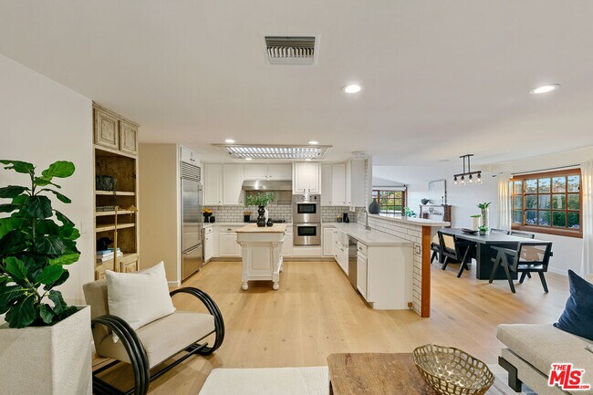 Building Photo - 31819 Cottontail Ln