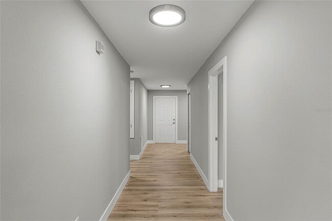 Building Photo - 13550 Laranja St