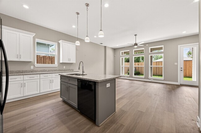 Building Photo - 3514 Runnels St