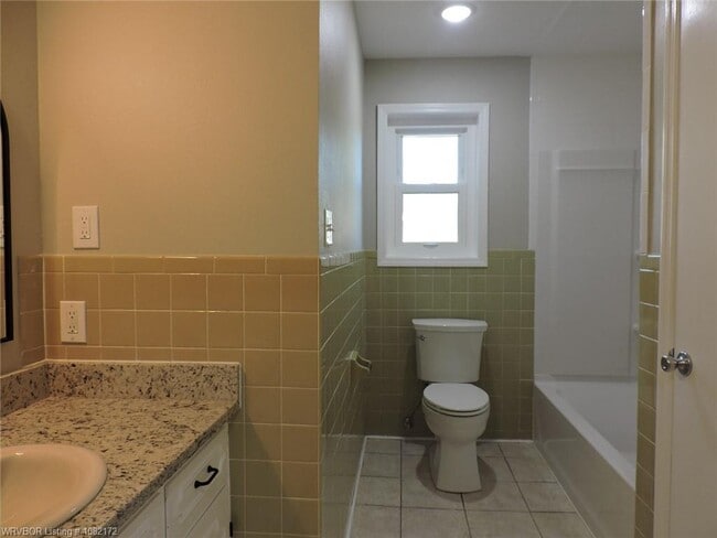 Building Photo - 6724 Riviera Dr