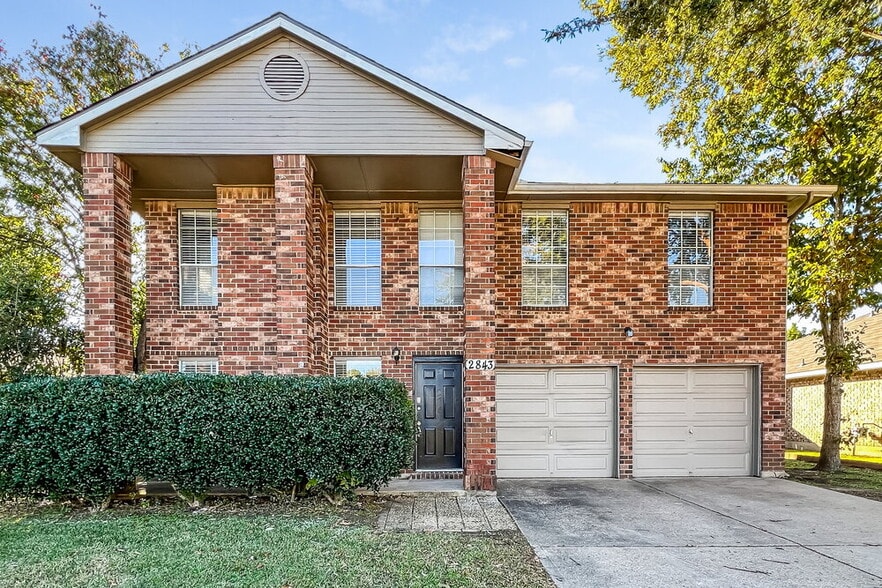 Primary Photo - 2843 Red Oak Dr