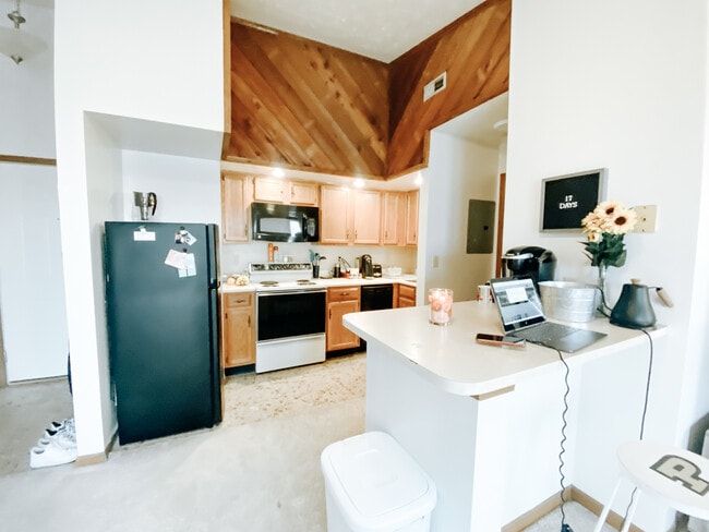 Building Photo - Woodcrest