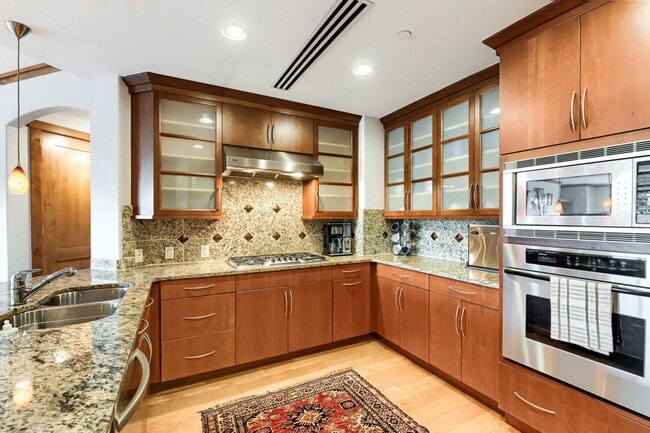 Building Photo - 1301 Canyon Blvd