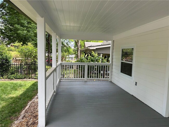 Building Photo - 559 Angier Ave NE