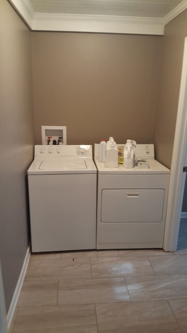 Building Photo - 1007 W Moore St