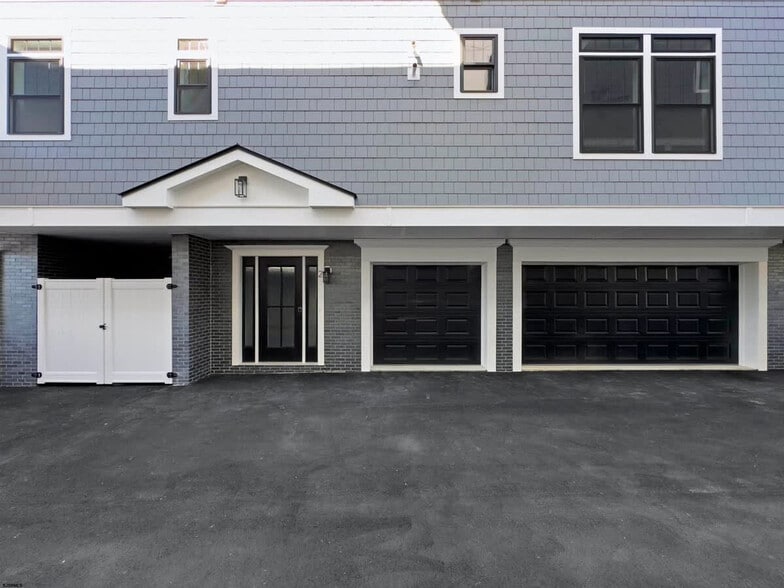 Building Photo - 9412 Ventnor Ave