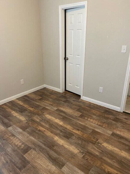 Building Photo - 212 Callahan Ln
