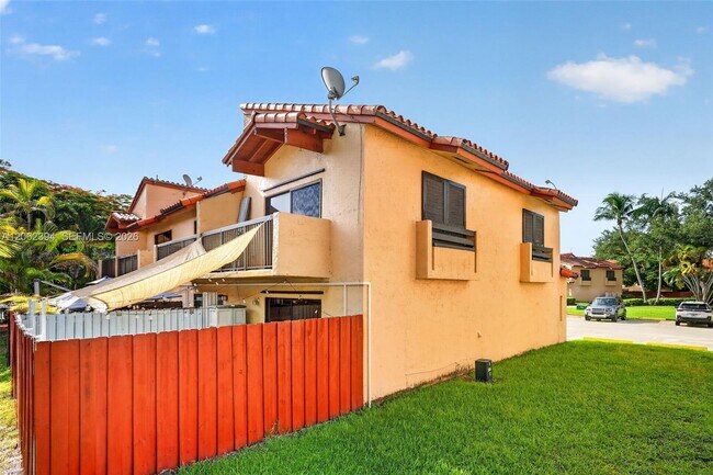 Building Photo - 10206 SW 77th Ct
