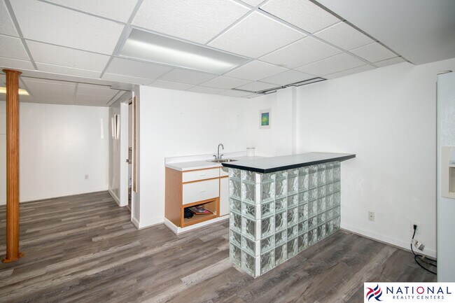 Building Photo - 37709 Glengrove Dr