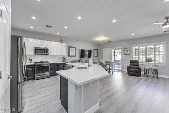 Building Photo - 2538 Venus Star St