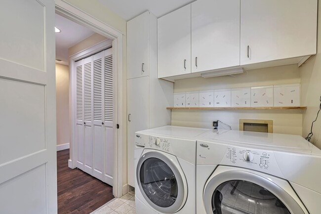 Building Photo - CLICK "REQUEST A TOUR" NOW!