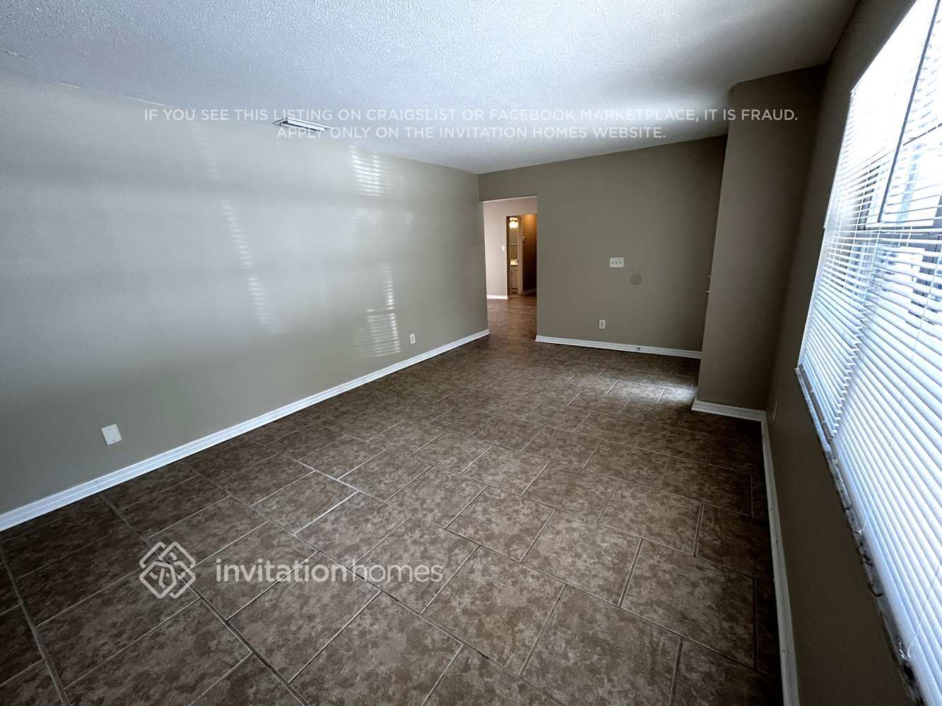 Building Photo - 2615 Roxie Ave