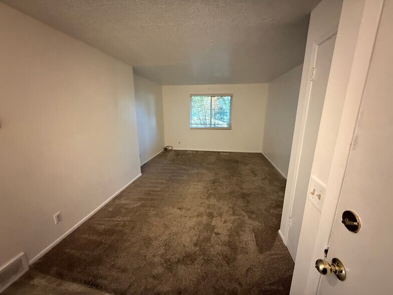Building Photo - 231 S 400 W