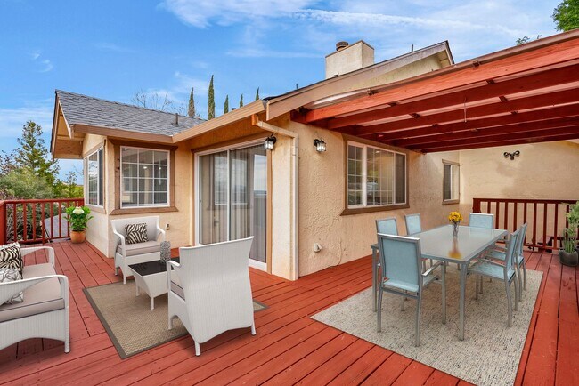 Building Photo - REMARKABLE VIEWS...LOTS OF PRIVACY IN YOUR OWN LITTLE WORLD..