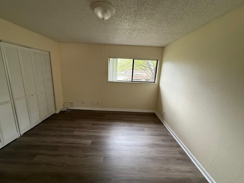 Building Photo - 8622 Cattail Dr