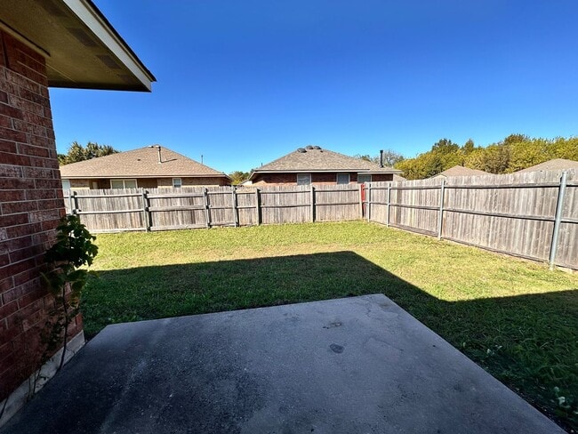 Building Photo - 3 Bedroom brick home in Del City