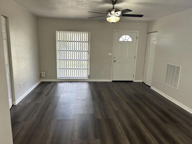 Building Photo - 1241 Pilgrim Rd