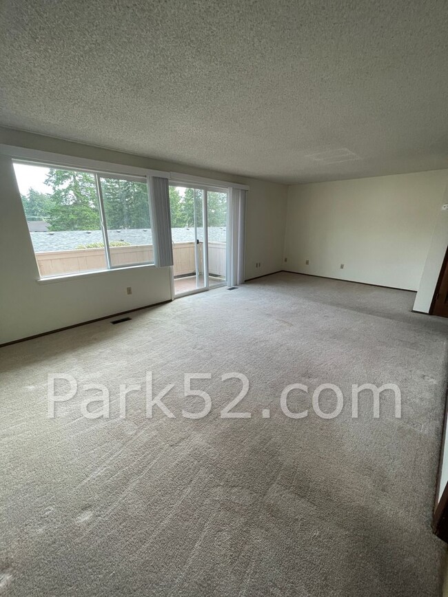 Building Photo - $500 Off 1st Full Month! 2 Bedroom Townhom...
