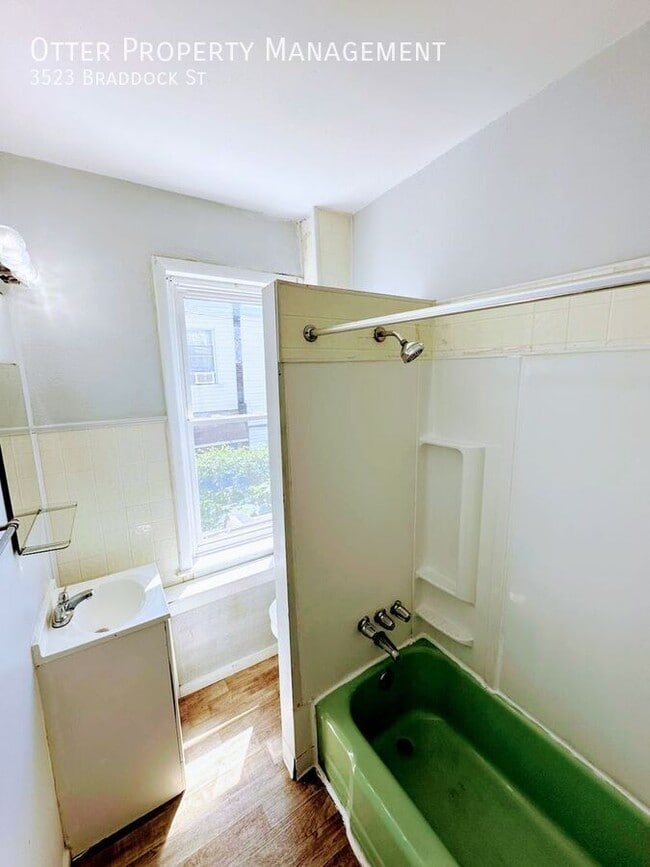 Building Photo - 3523 Braddock St