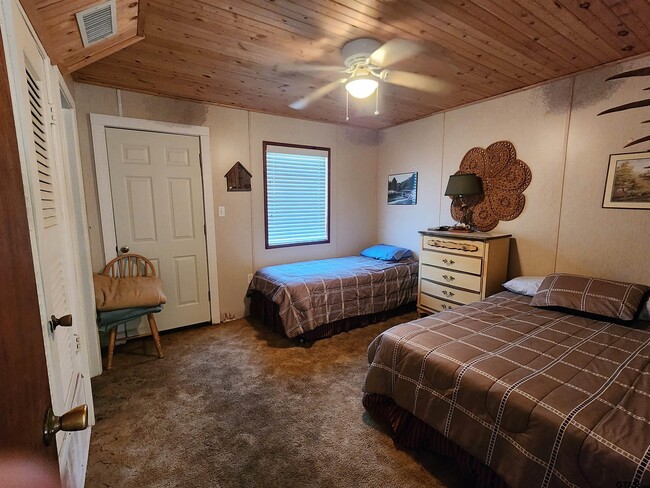 Building Photo - 845B CR 1987