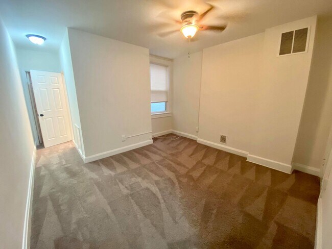 Building Photo - Beautifully Maintained 2br Hampden Townhom...
