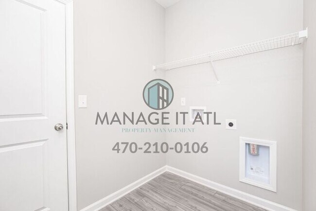 Building Photo - Beautiful 5 Bedroom House with a Master Bedroom on Main Floor