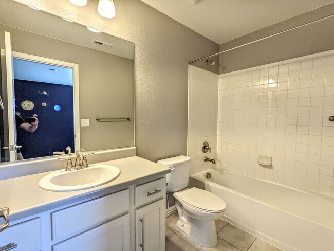 Building Photo - 6152 Gannet Dr