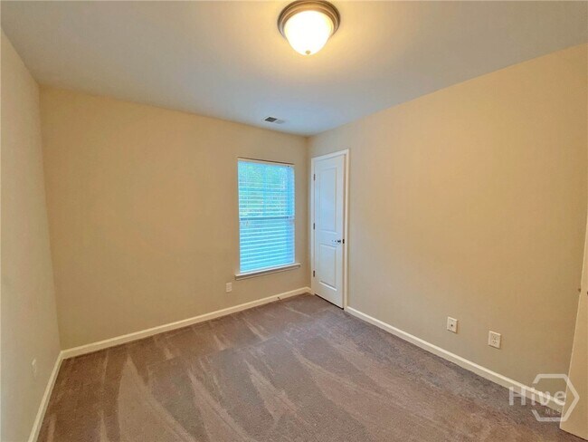 Building Photo - 83 Crystal Lake Dr