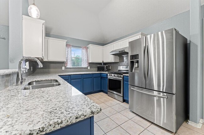 Building Photo - 11919 Piney Bend Dr