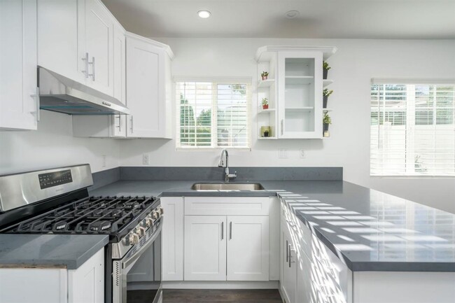 Building Photo - Beautifully remodeled 2 bedroom home